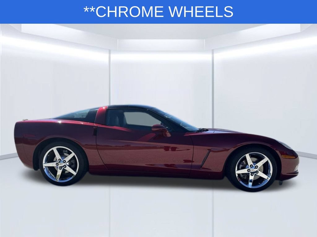Used 2007 Chevrolet Corvette Coupe w/ Preferred Equipment Group RWD image 2