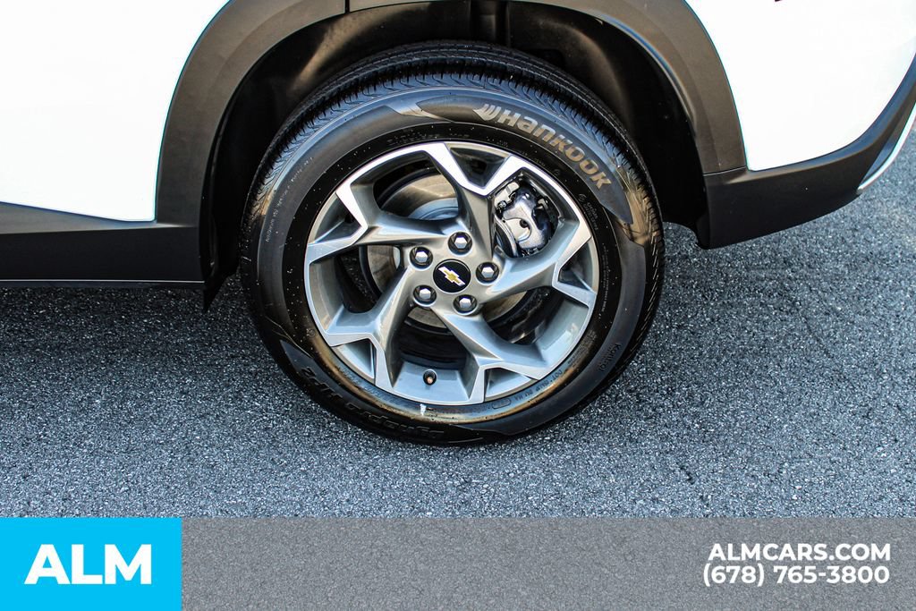 Used 2025 Chevrolet Trax LT FWD image 15
