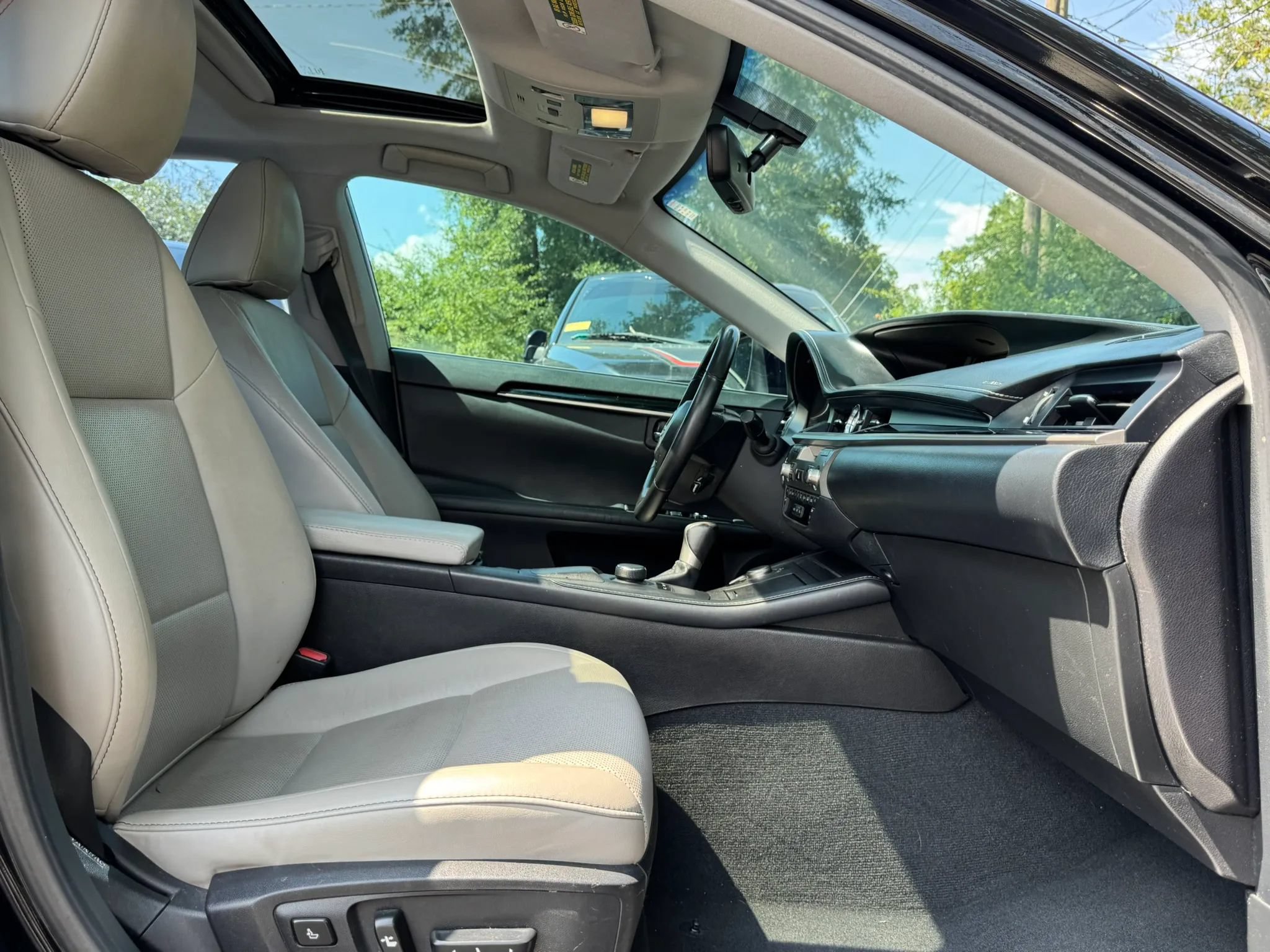 Used 2016 Lexus ES 350 FWD image 25