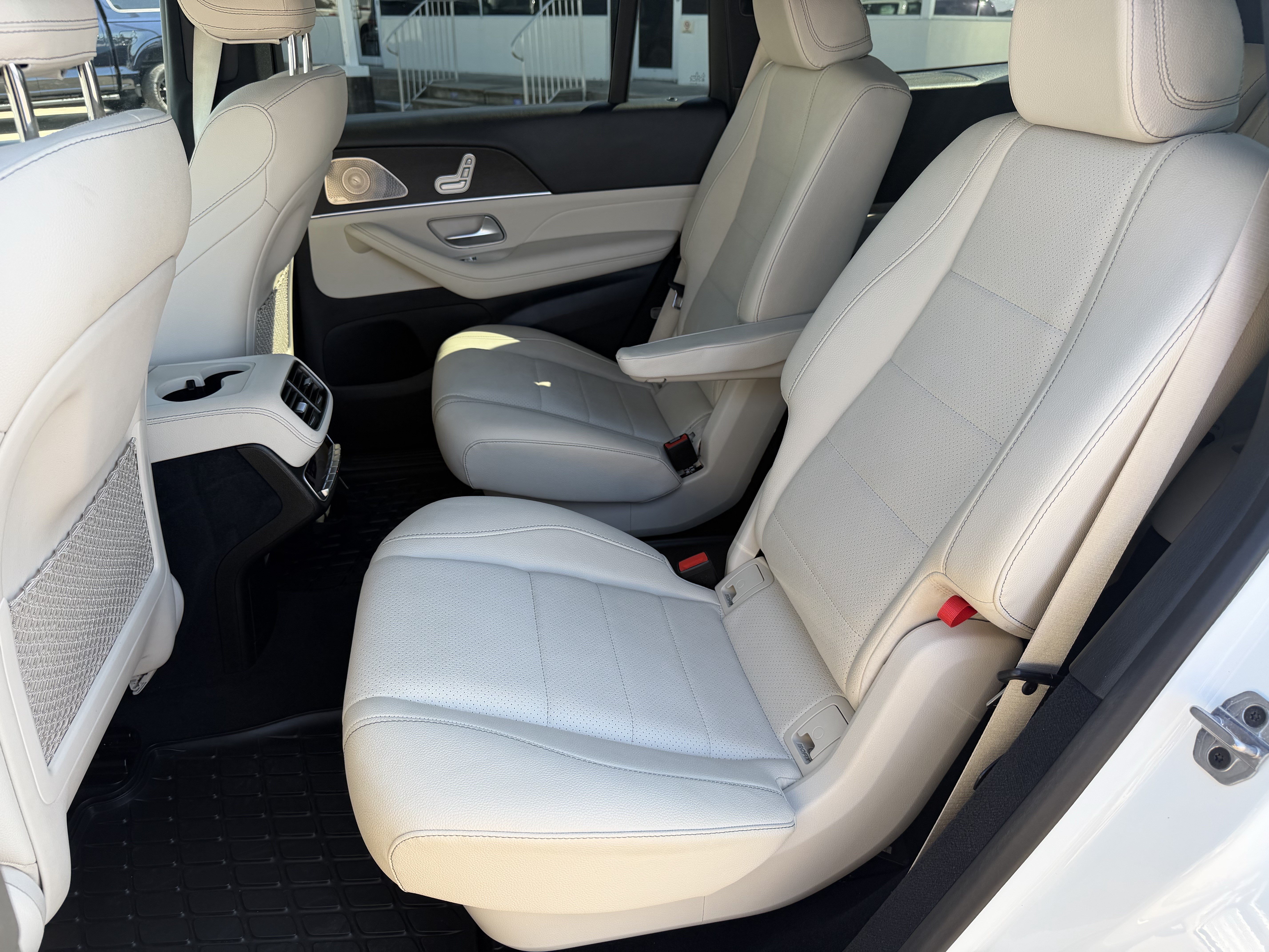 Used 2025 Mercedes-Benz GLS 450 4MATIC image 17