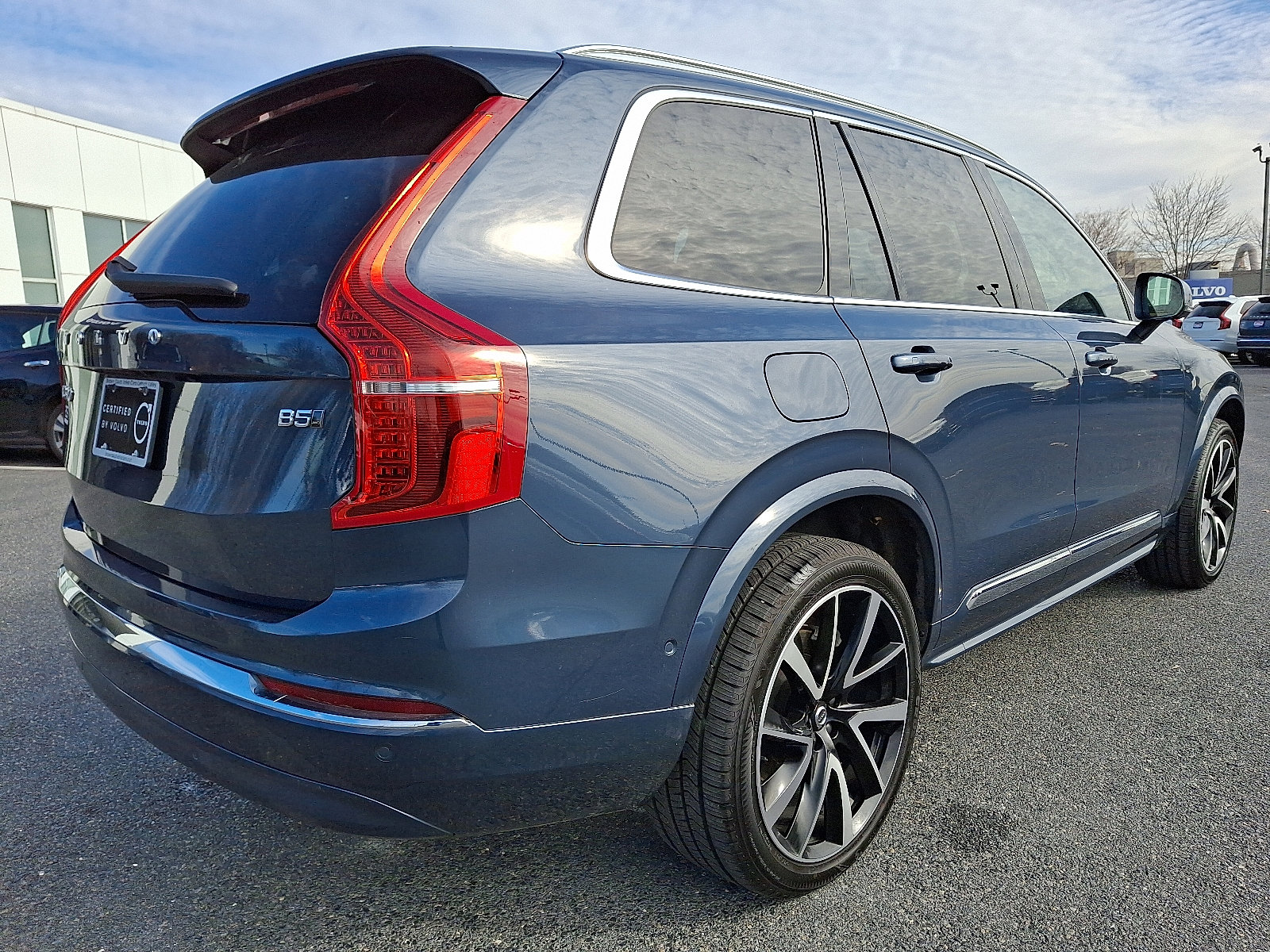 Used 2023 Volvo XC90 B5 Plus w/ Protection Package image 6