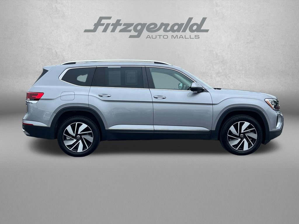 Used 2025 Volkswagen Atlas SEL AWD/4WD image 3