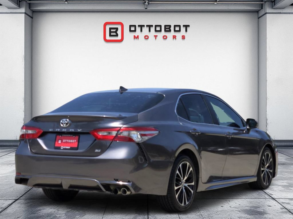 Used 2018 Toyota Camry SE w/ Audio Package FWD image 4