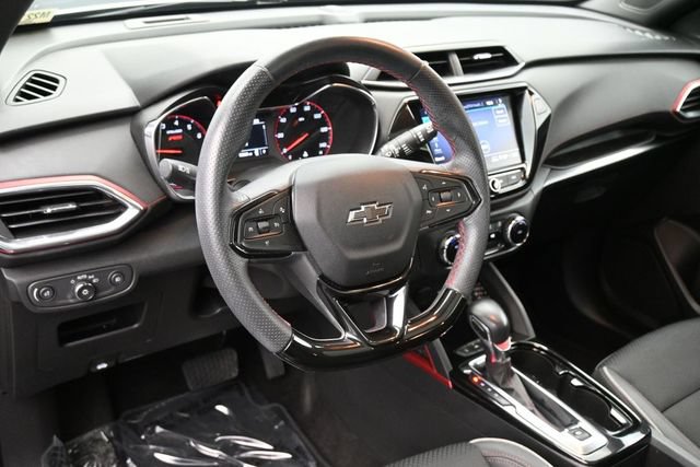 Used 2021 Chevrolet TrailBlazer RS w/ Sun and Liftgate Package FWD image 7