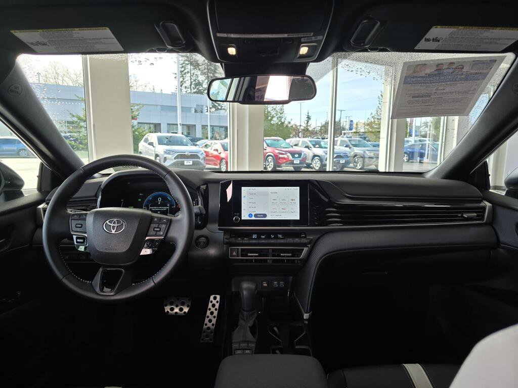 Used 2025 Toyota Camry SE image 71