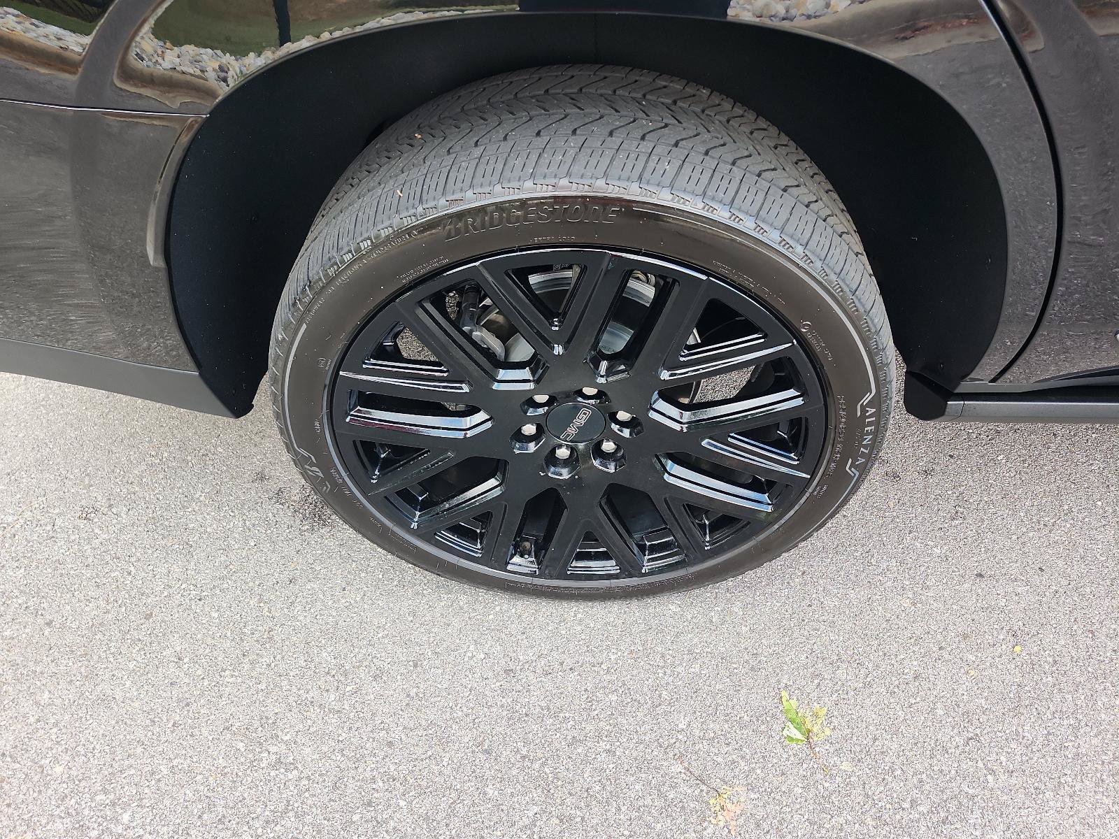 Certified 2025 GMC Yukon Denali Ultimate AWD/4WD image 6