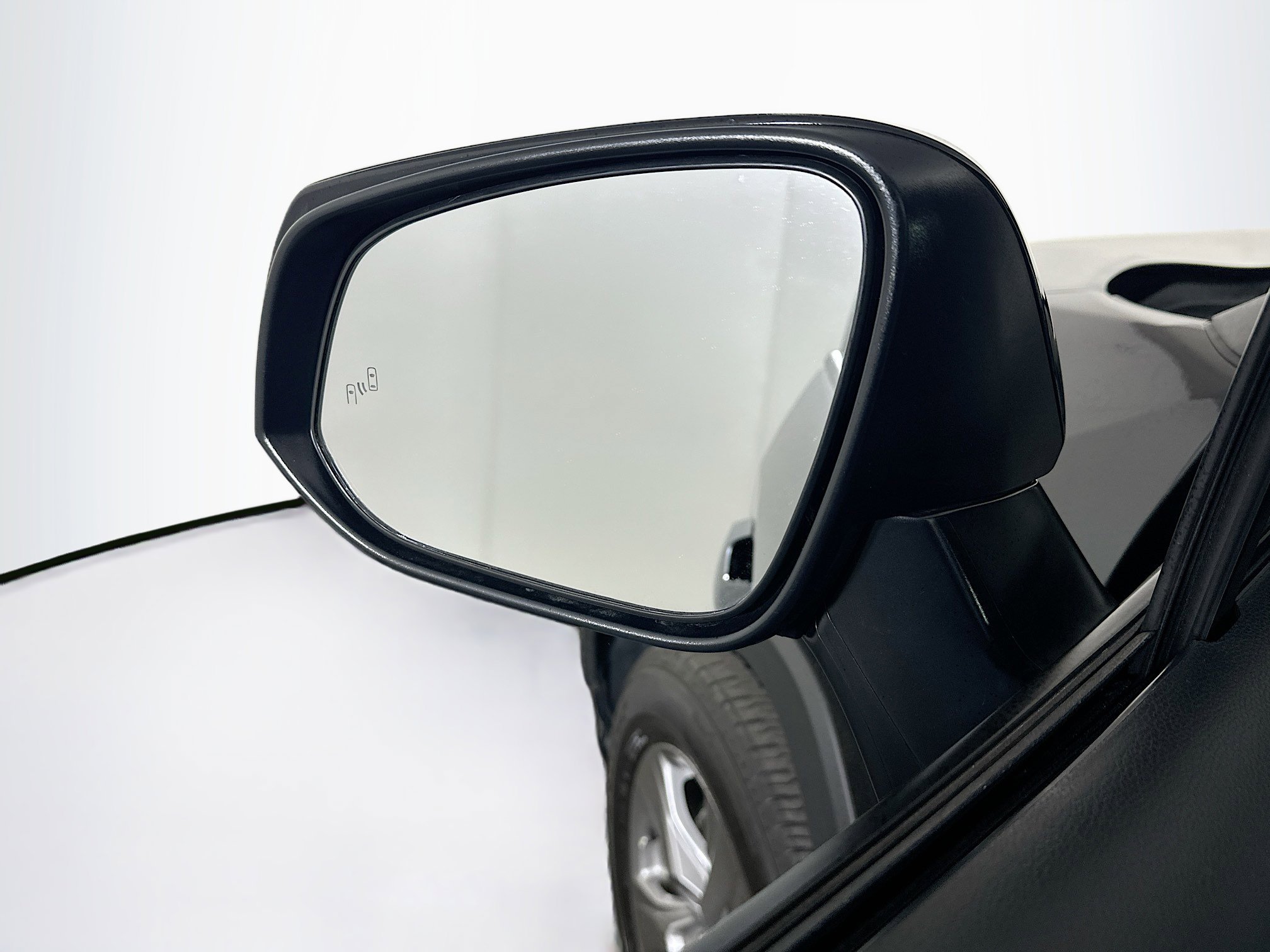 Used 2025 Toyota RAV4 XLE image 16