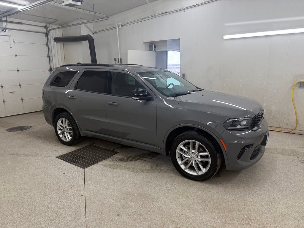 Used 2025 Dodge Durango GT AWD/4WD image 3