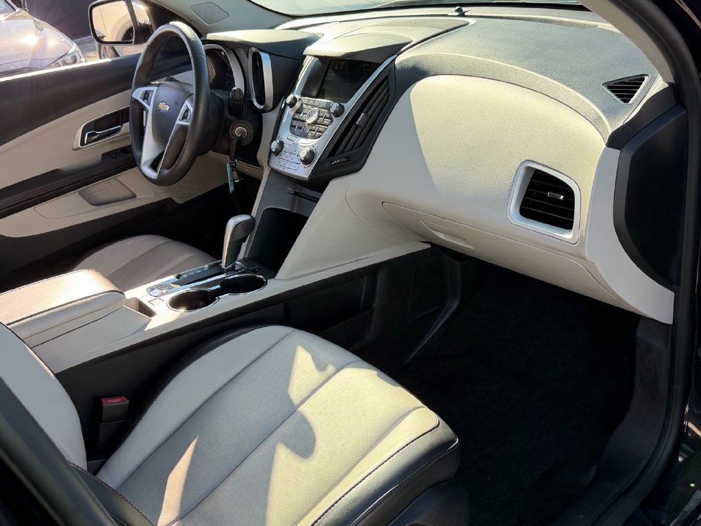 Used 2011 Chevrolet Equinox LTZ FWD image 17