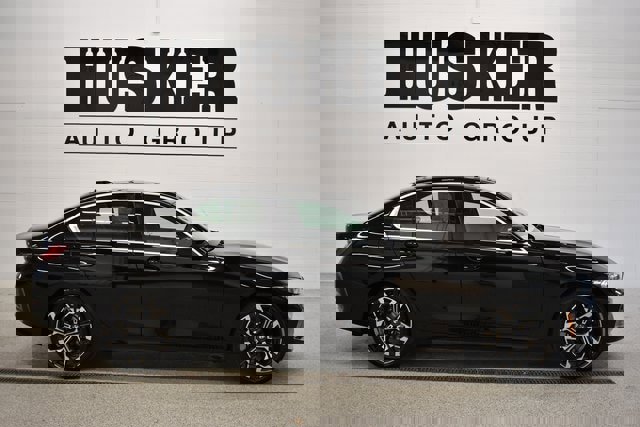 New 2026 BMW 330i xDrive xDrive w/ Convenience Package image 2