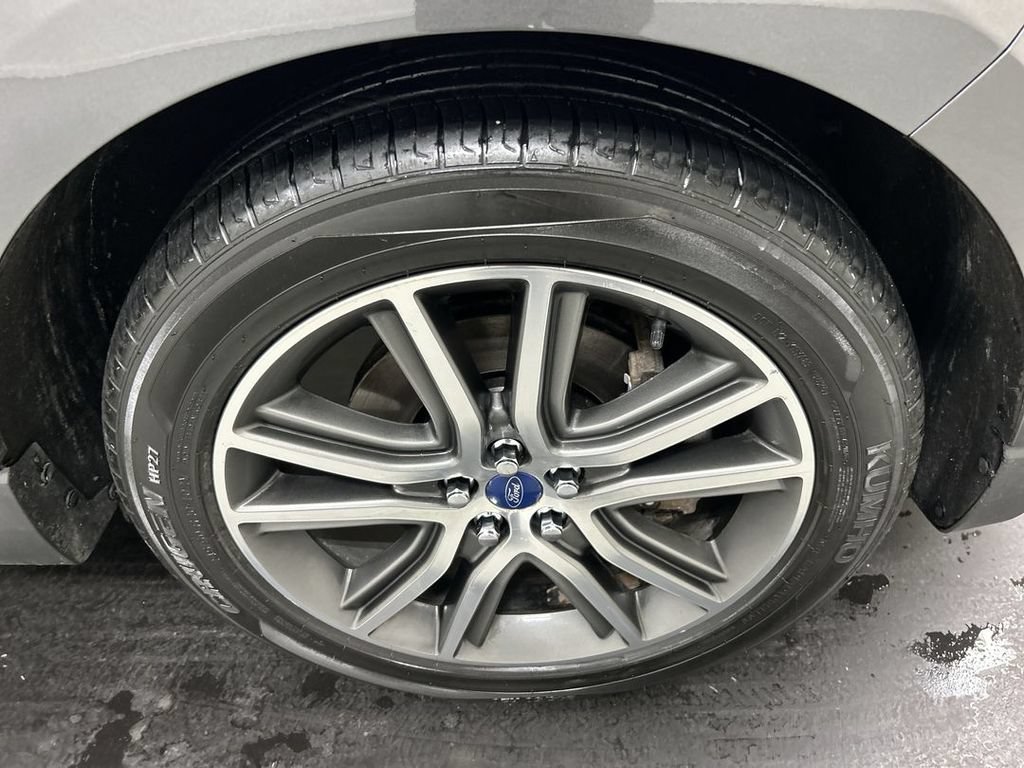 Used 2019 Ford Edge Titanium w/ Cold Weather Package AWD/4WD image 8