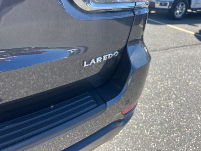 Used 2019 Jeep Grand Cherokee Laredo AWD/4WD image 22