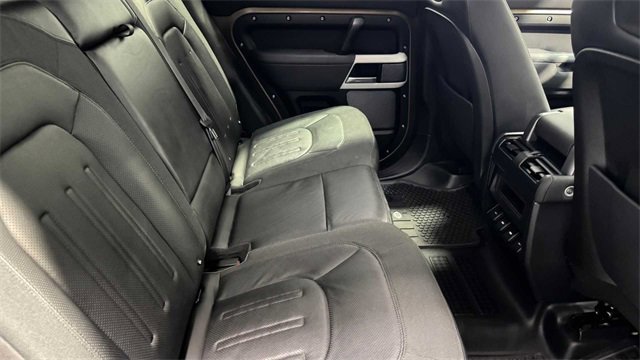 Used 2020 Land Rover Defender 110 SE image 17