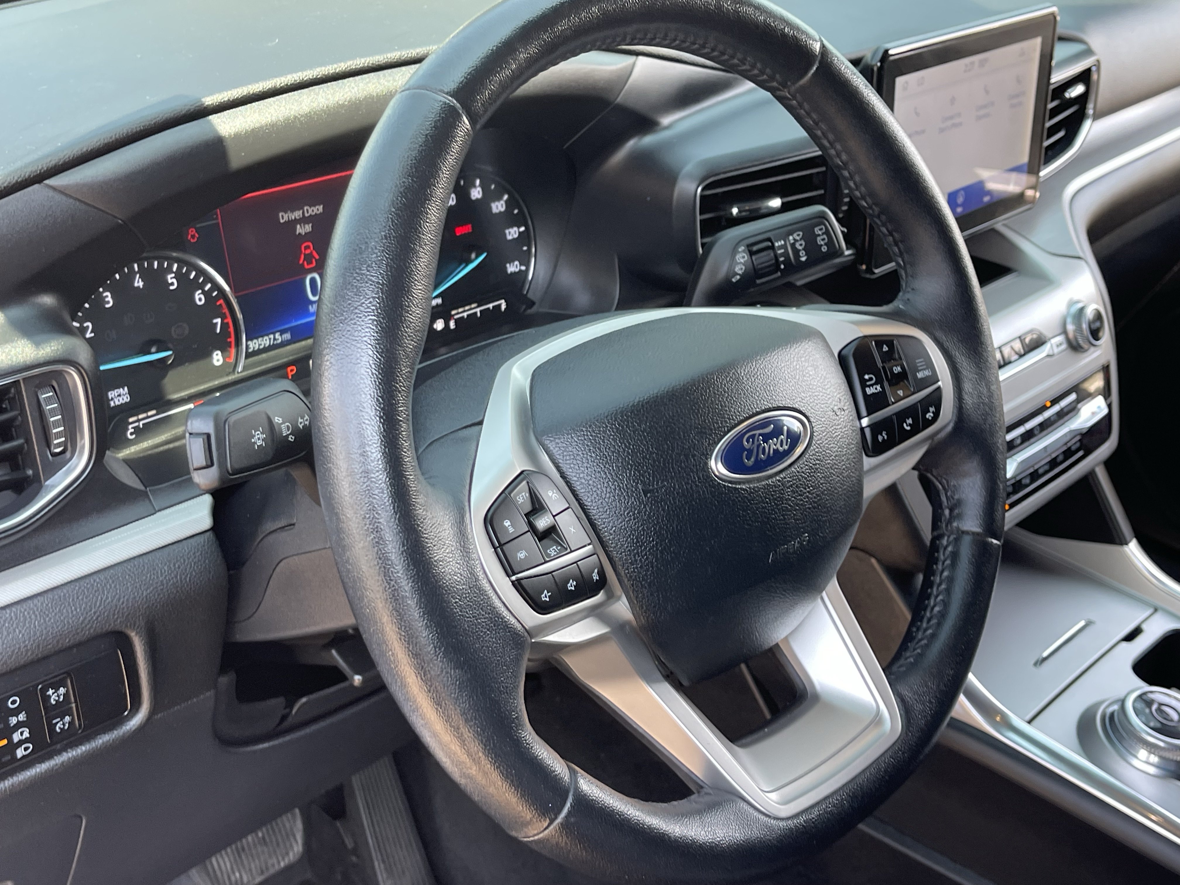 Used 2023 Ford Explorer XLT w/ Equipment Group 202A RWD image 22