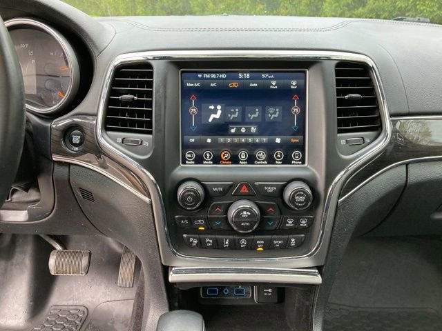 Used 2018 Jeep Grand Cherokee Overland w/ Jeep Active Safety Group AWD/4WD image 21