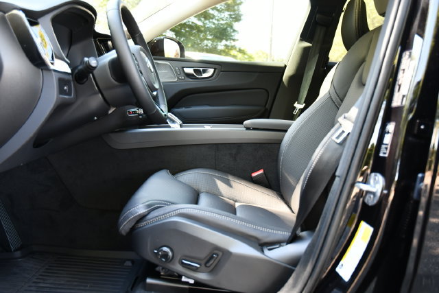 New 2027 Volvo XC60 B5 Ultra AWD/4WD image 13