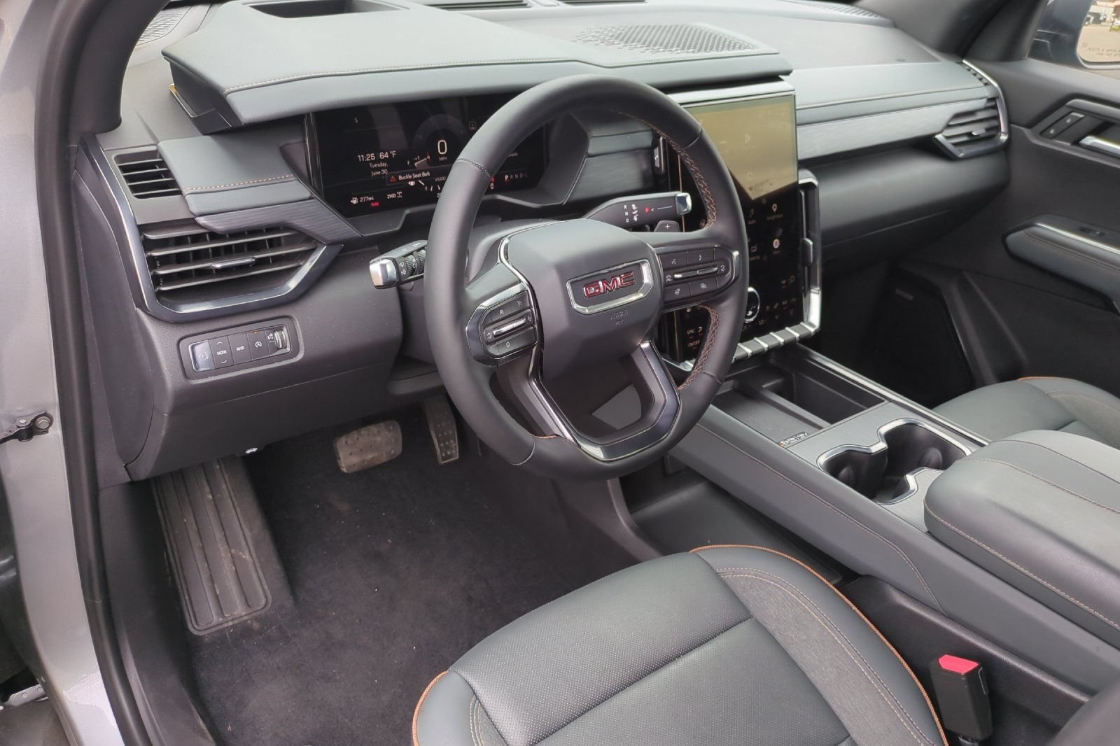 Used 2025 GMC Acadia AT4 w/ Luxury Package AWD/4WD image 9