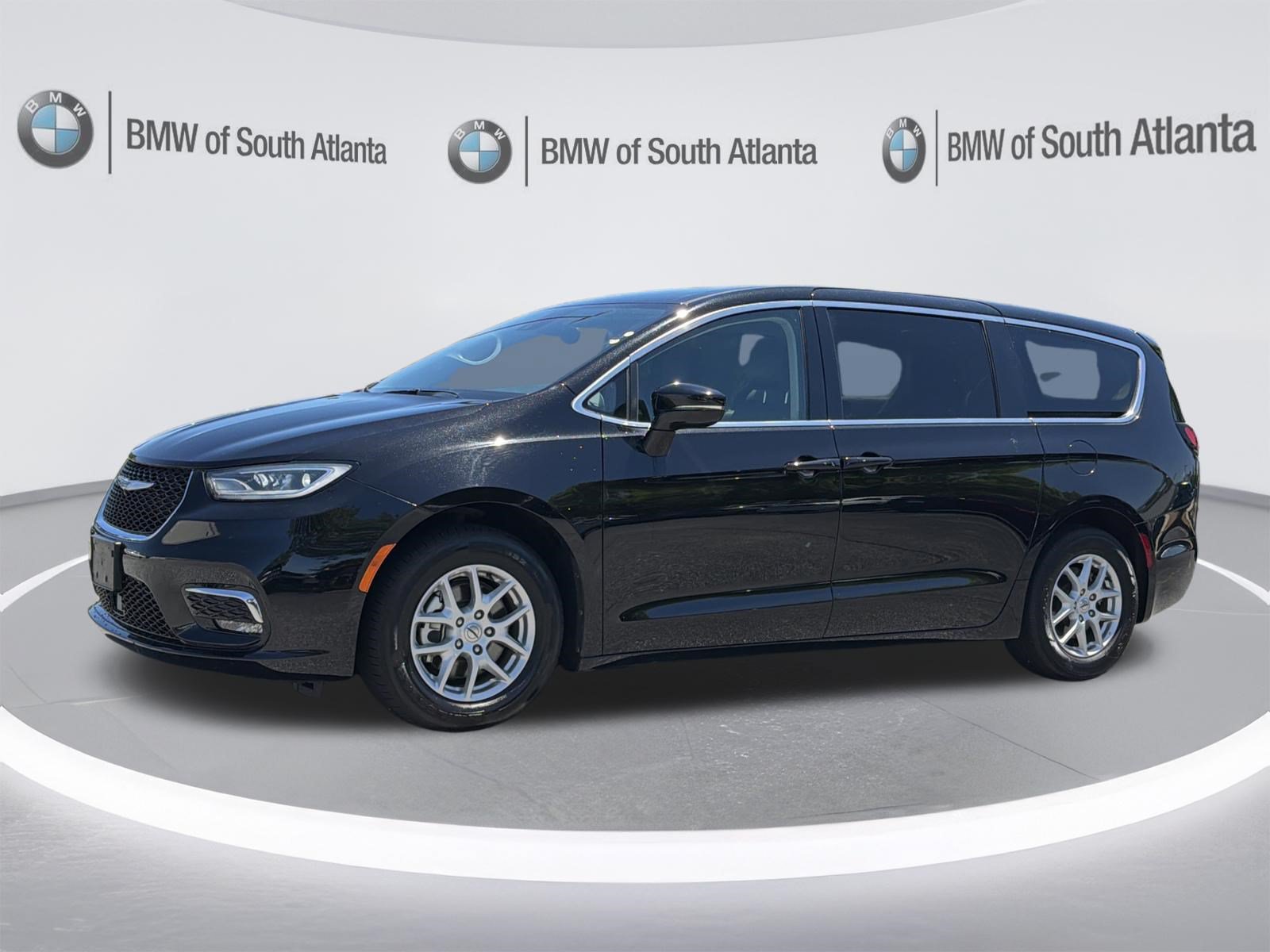 Used 2024 Chrysler Pacifica Touring-L FWD image 21