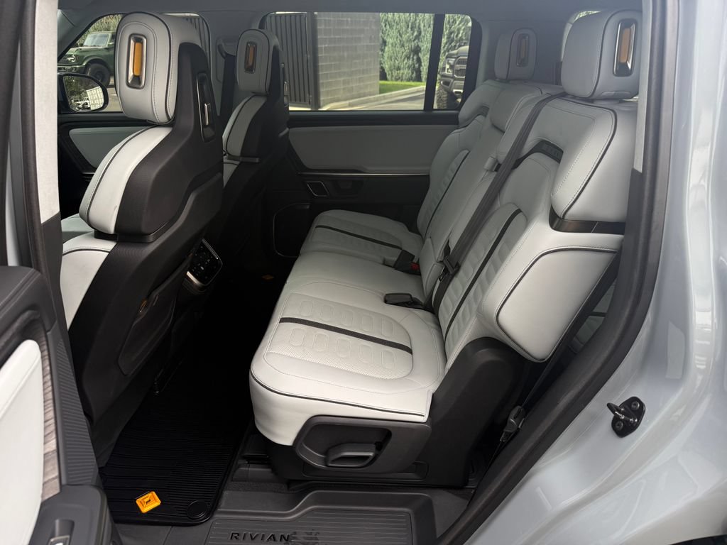 Used 2023 Rivian R1S Adventure AWD/4WD image 35