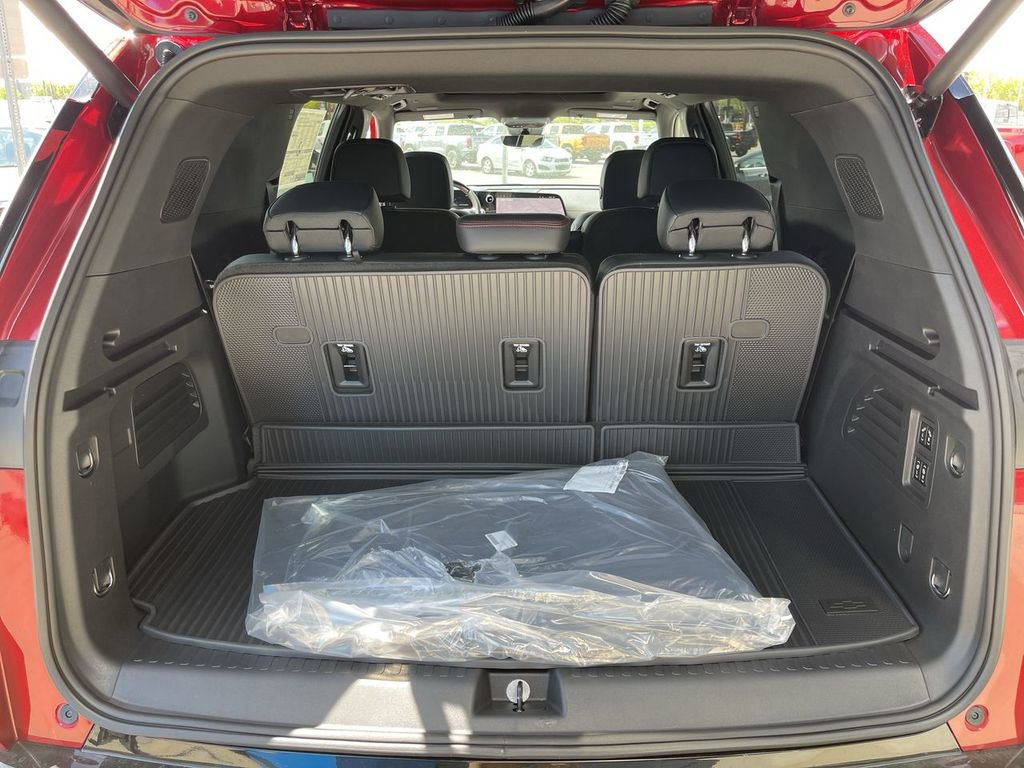 New 2026 Chevrolet Traverse RS w/ LPO, Floor Liner Package AWD/4WD image 25