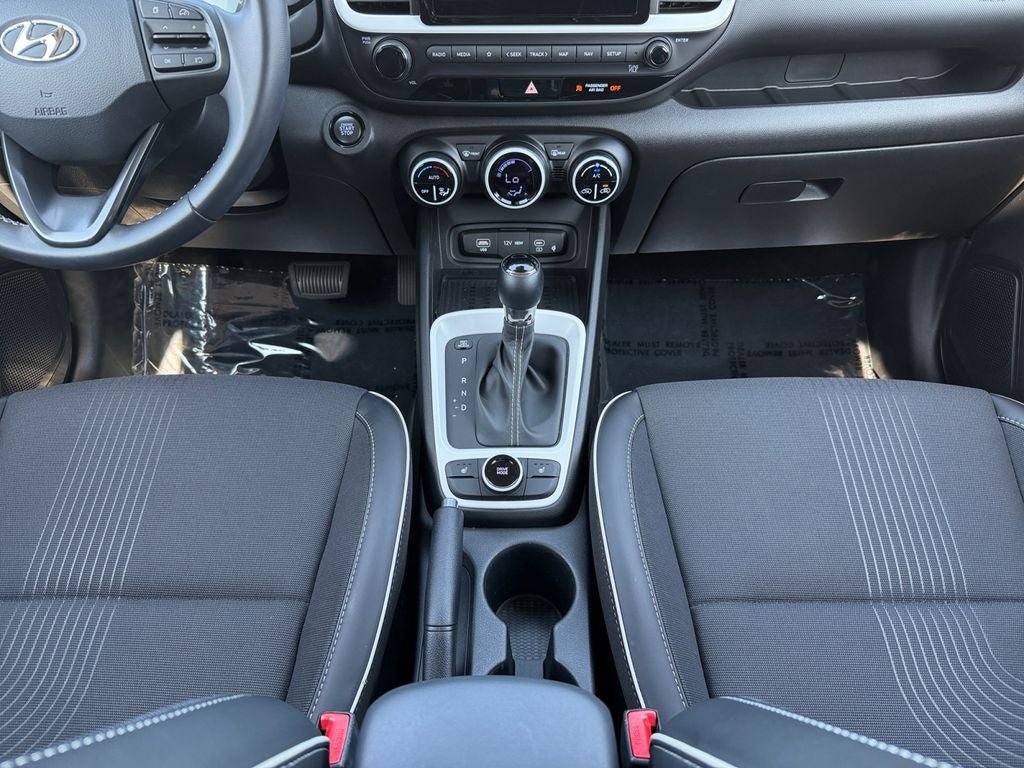 Certified 2025 Hyundai Venue Limited FWD image 12