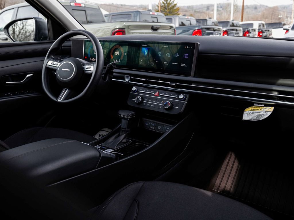 Used 2025 Hyundai Tucson SE AWD/4WD image 33