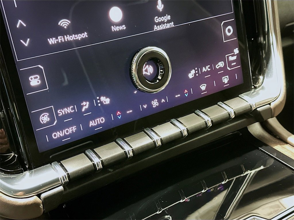 Used 2025 GMC Yukon Denali Ultimate image 16