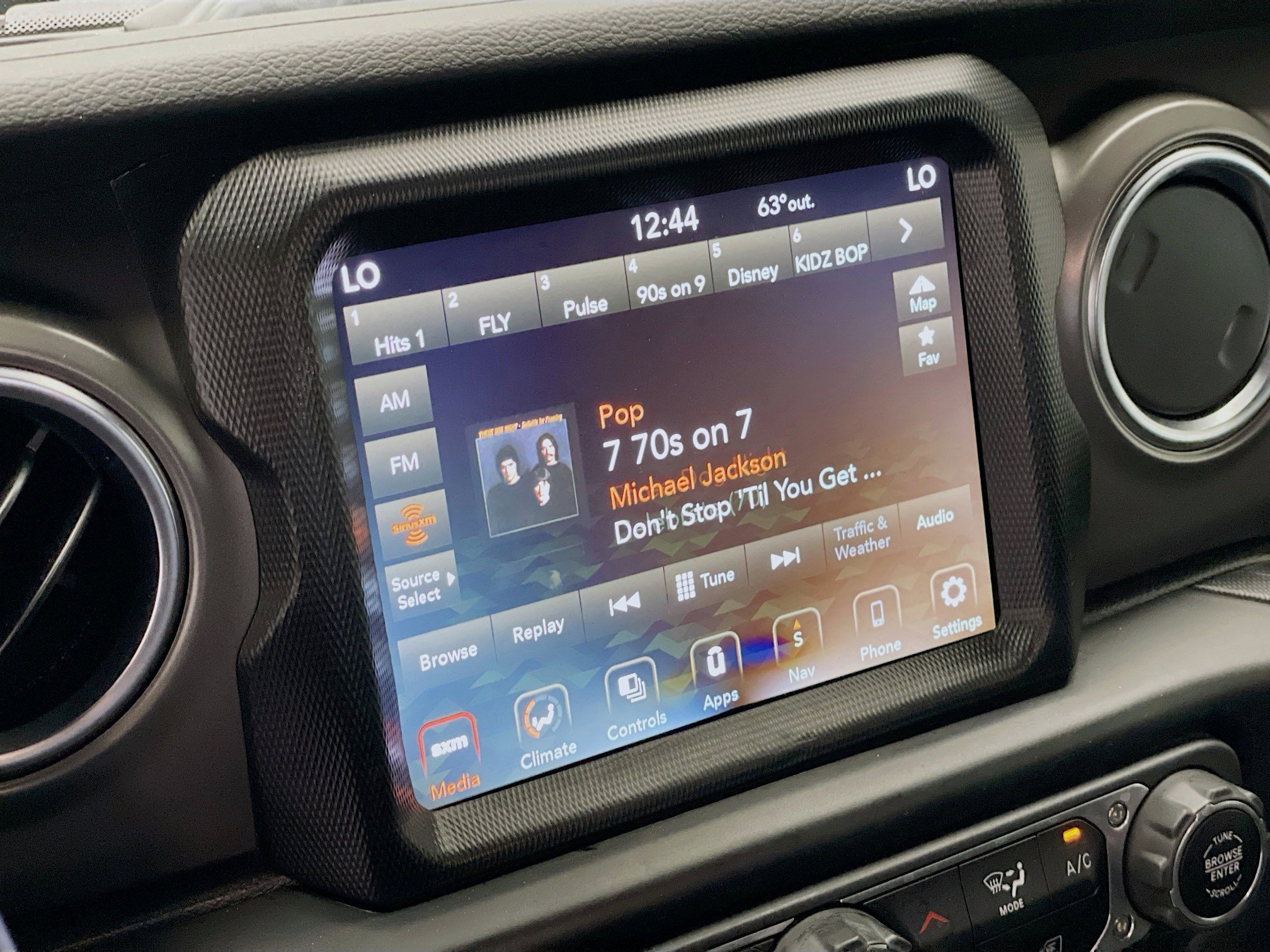 Used 2022 Jeep Wrangler Unlimited Rubicon 4xe w/ Safety Group AWD/4WD image 10