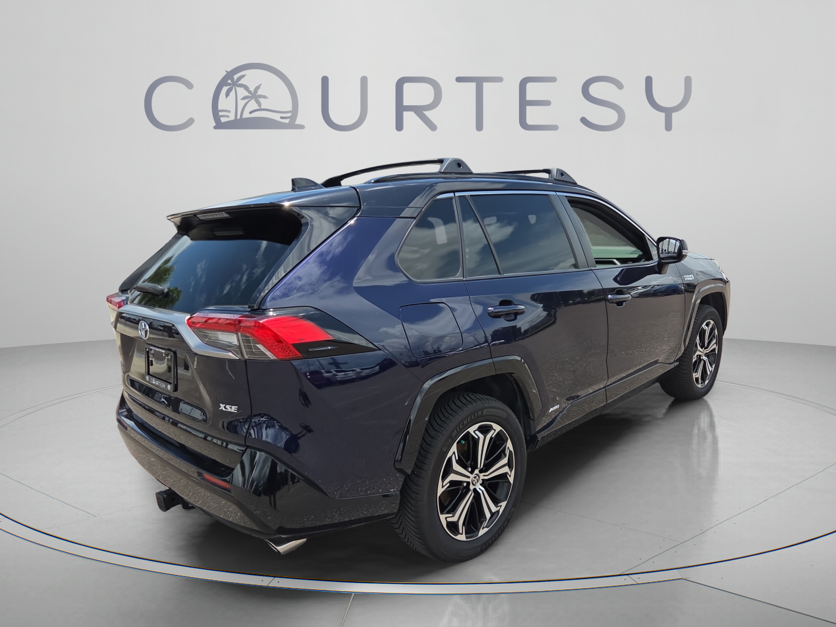 Certified 2022 Toyota RAV4 XSE w/ Weather Package AWD/4WD image 5