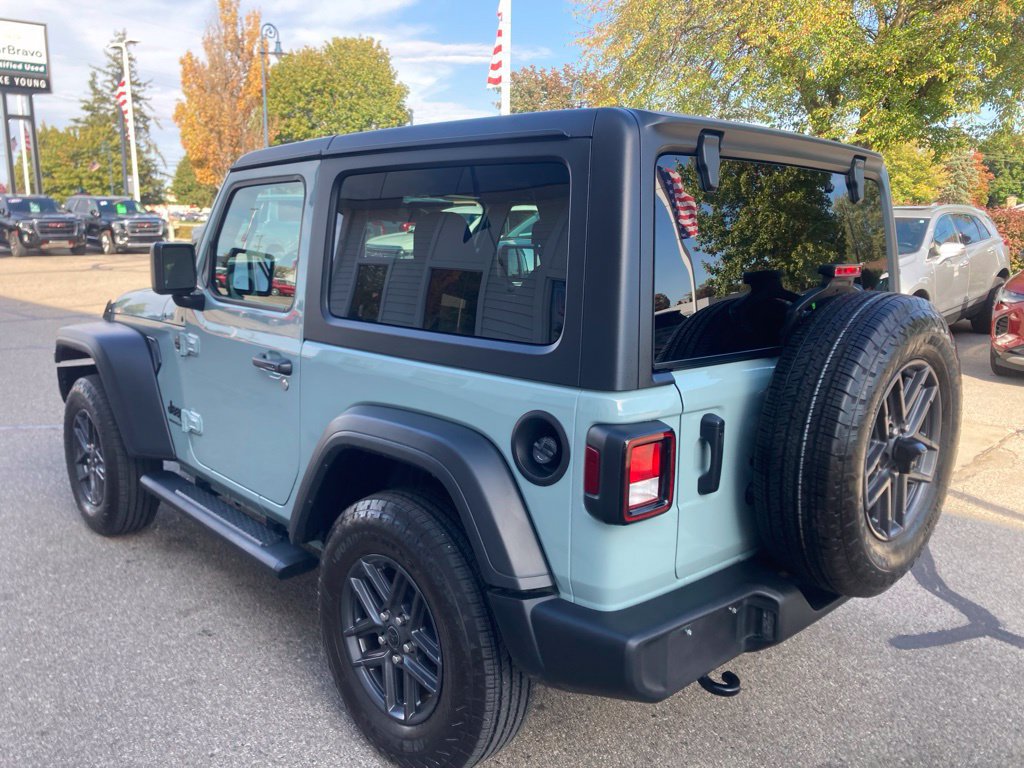 Used 2024 Jeep Wrangler Sport AWD/4WD image 7