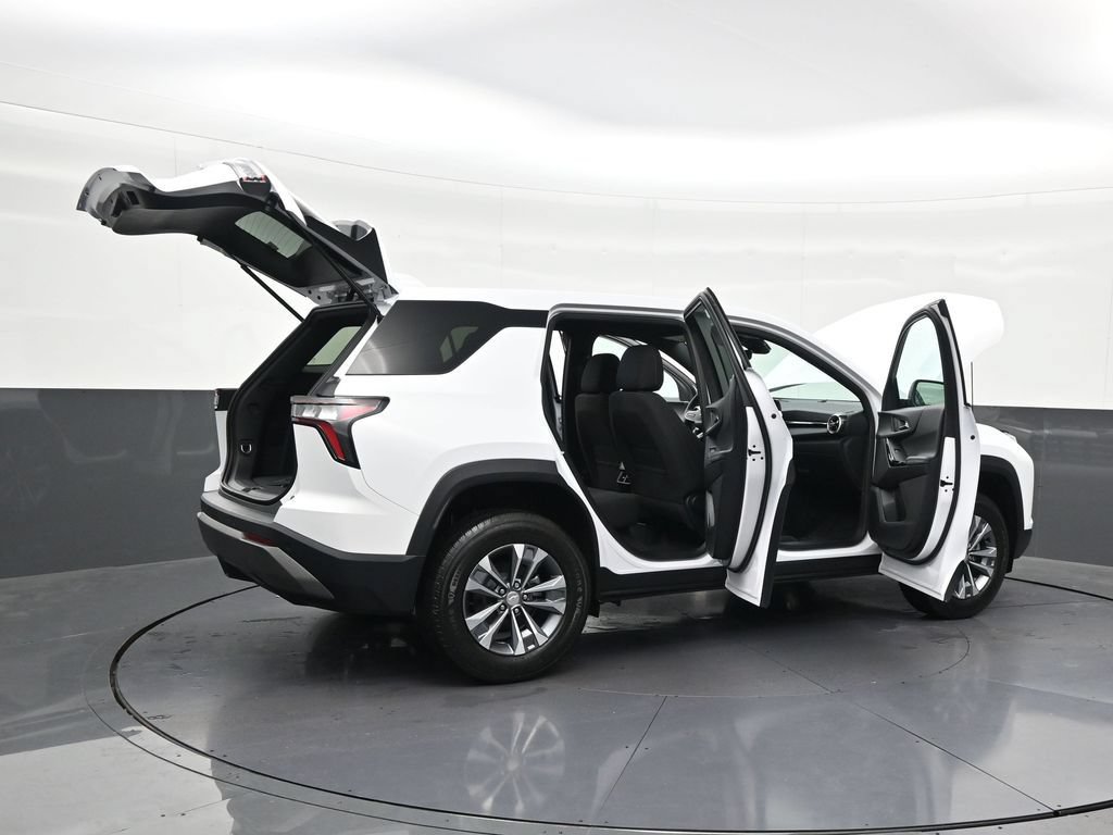 Used 2026 Chevrolet Equinox LT w/ Safety and Technology Package FWD image 33
