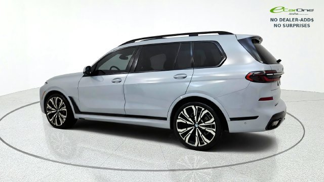 Used 2023 BMW X7 xDrive40i w/ Executive Package AWD/4WD image 6