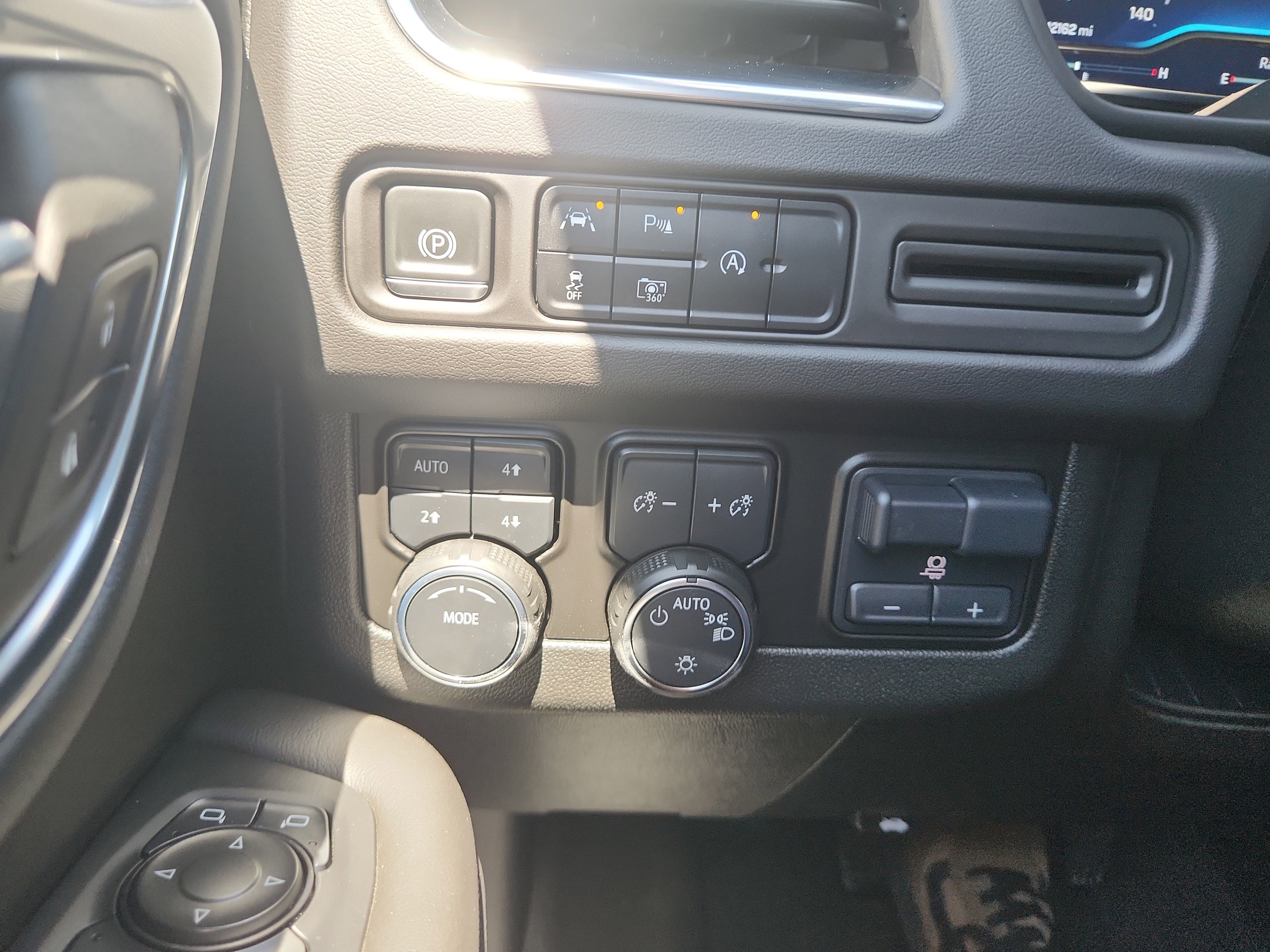 Used 2024 Chevrolet Tahoe RST w/ Luxury Package AWD/4WD image 28