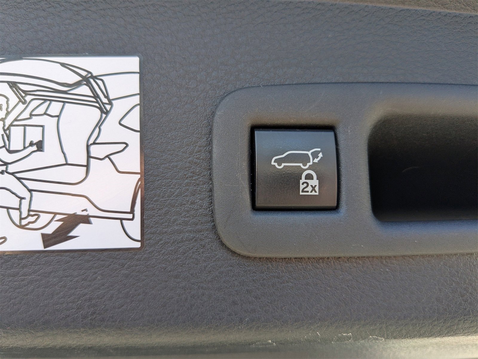 Used 2022 Toyota Sienna XLE image 14