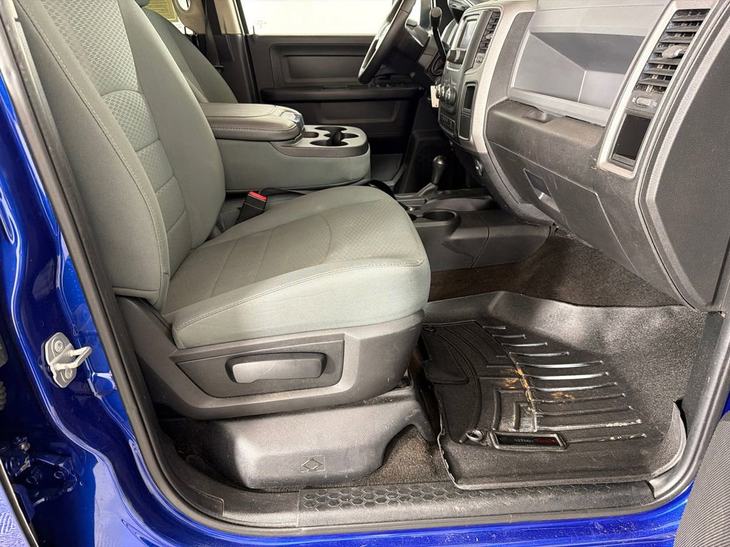 Used 2017 RAM 2500 Tradesman w/ Chrome Appearance Group image 13