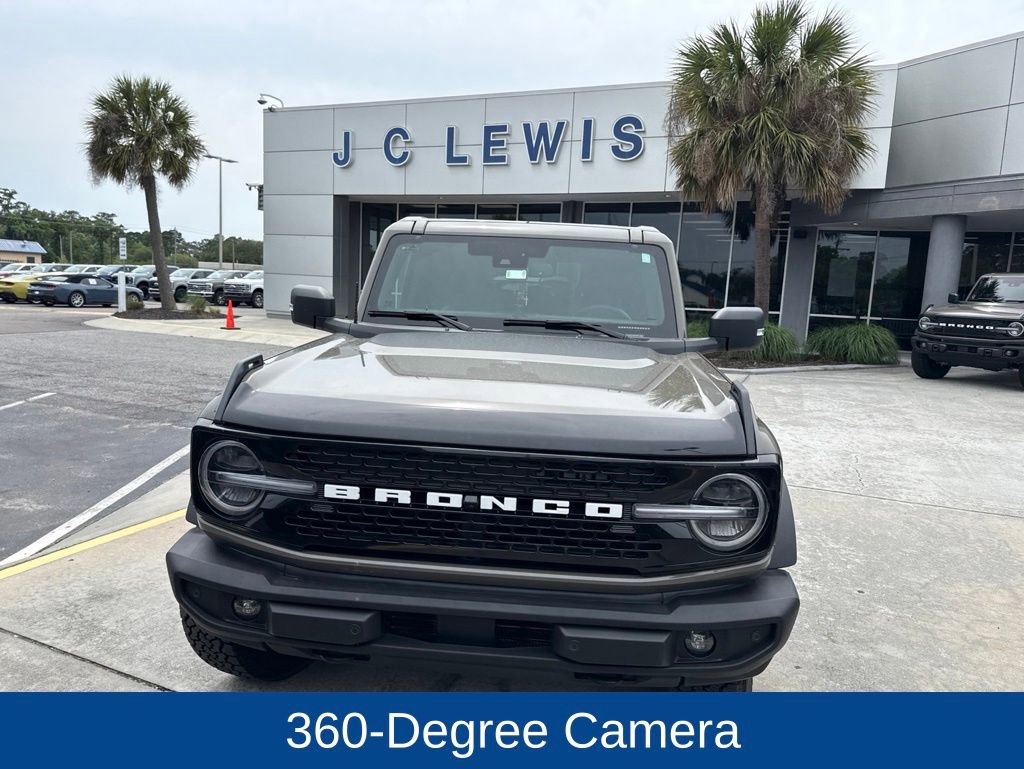 Used 2025 Ford Bronco Outer Banks AWD/4WD image 3