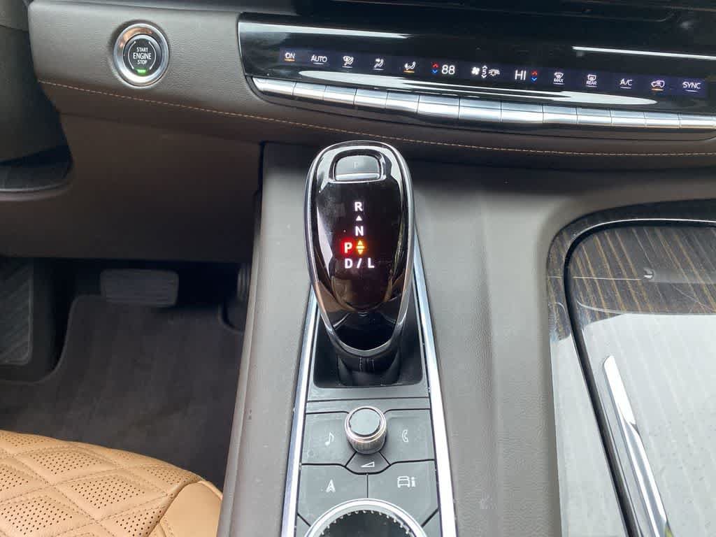 Used 2021 Cadillac Escalade Premium Luxury w/ Driver Assist Tech Package AWD/4WD image 27