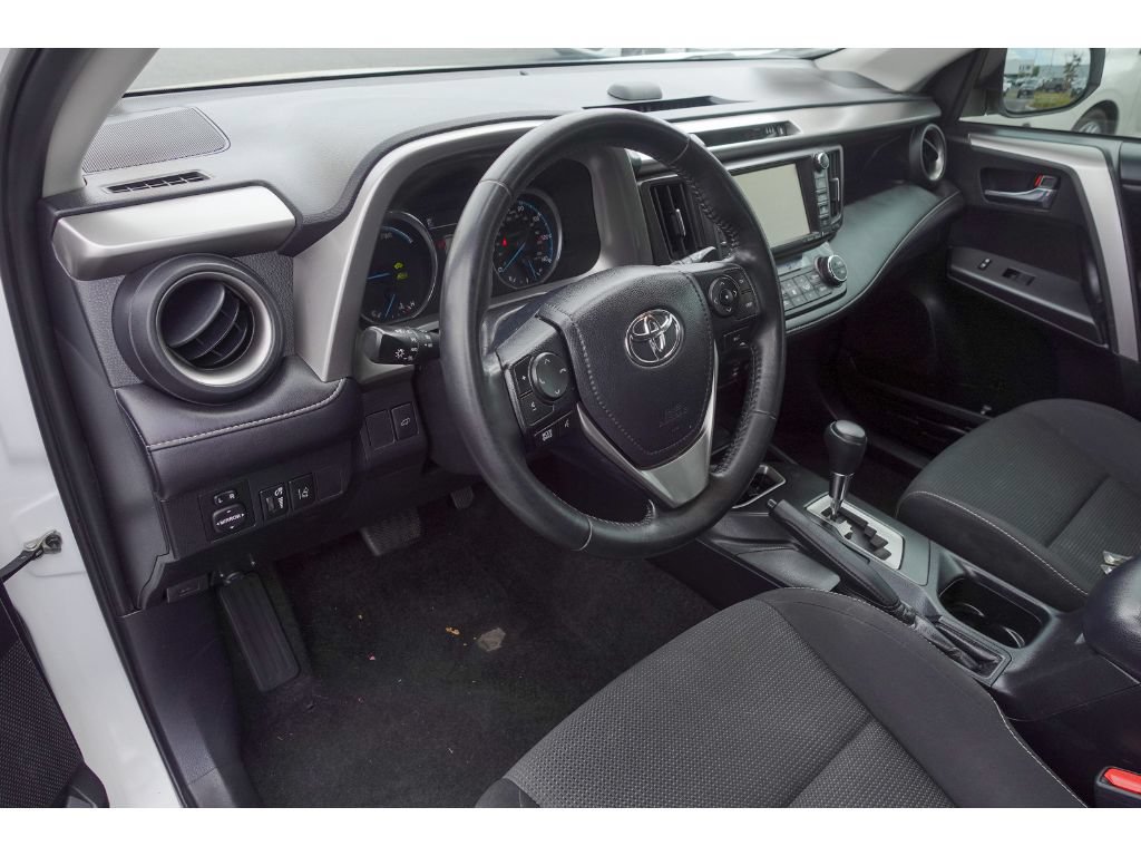 Used 2017 Toyota RAV4 XLE w/ Convenience Package AWD/4WD image 9