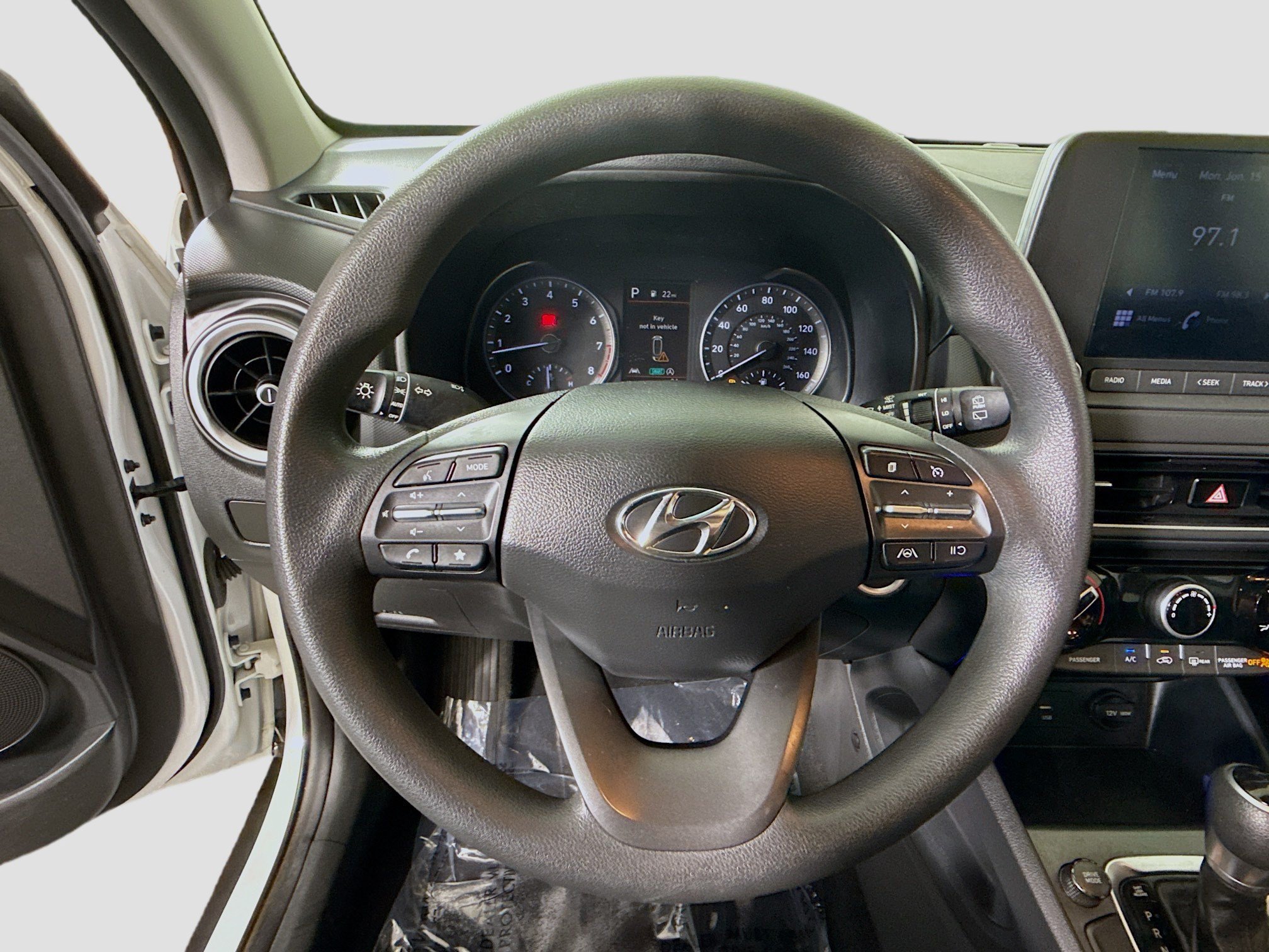 Used 2022 Hyundai Kona SEL FWD image 13