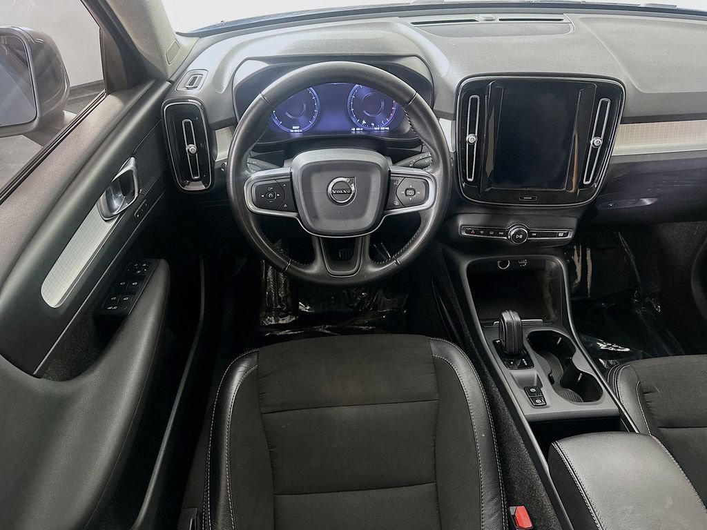 Used 2020 Volvo XC40 T5 Momentum AWD/4WD image 4