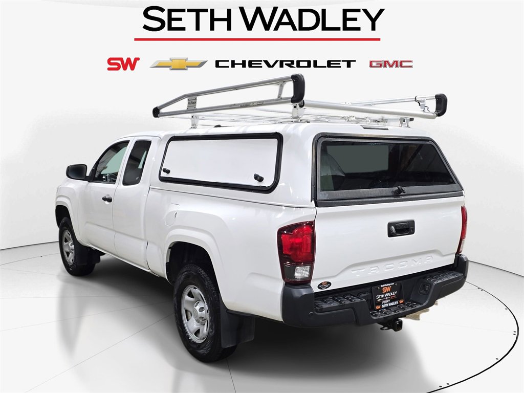 Used 2018 Toyota Tacoma SR image 5