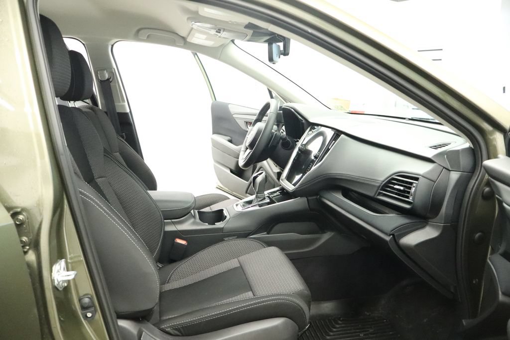 Used 2025 Subaru Outback Premium AWD/4WD image 28
