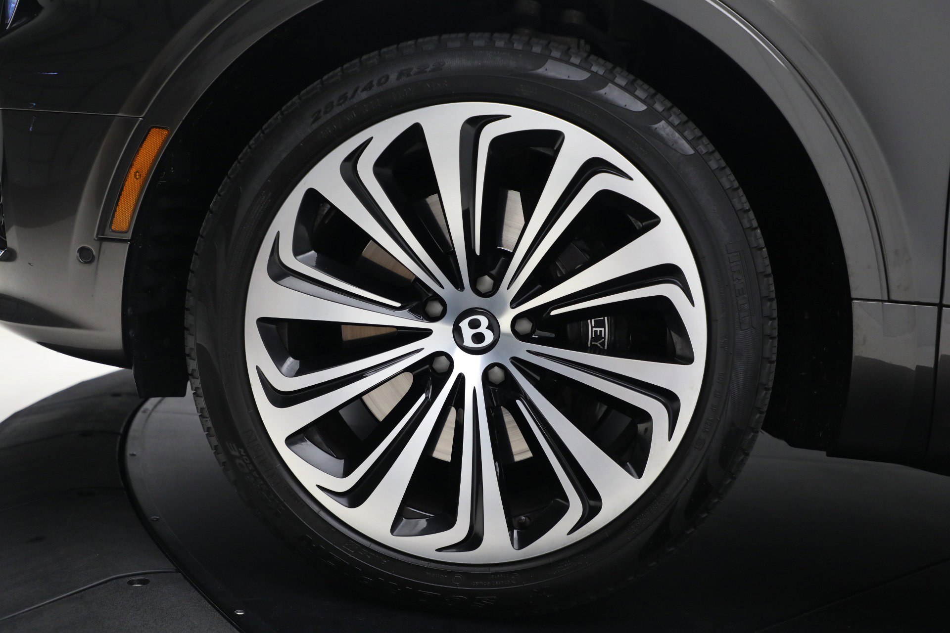 Certified 2021 Bentley Bentayga image 15