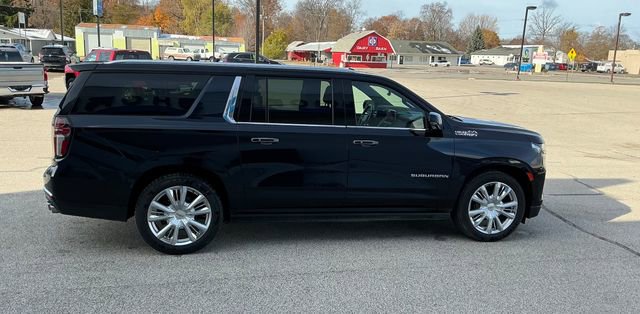 Used 2022 Chevrolet Suburban High Country image 18