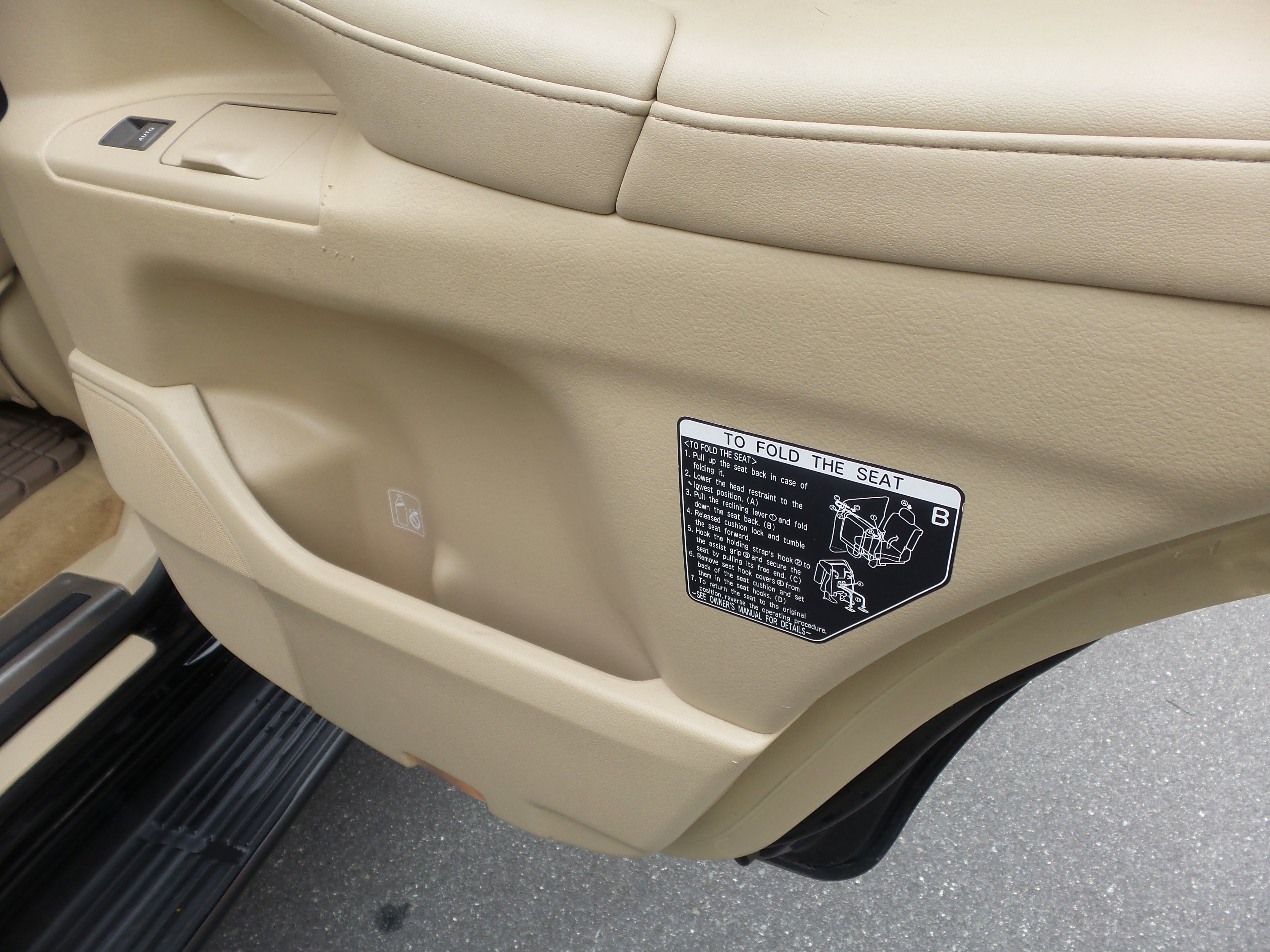 Used 2011 Lexus LX 570 4WD image 50