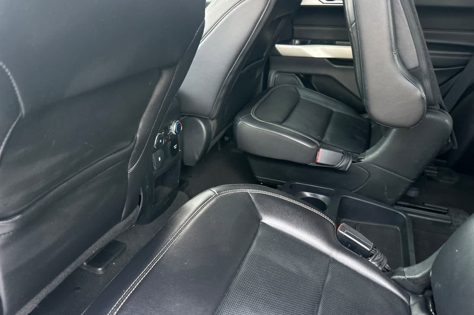 Certified 2021 Ford Explorer Limited w/ Equipment Group 301A image 4