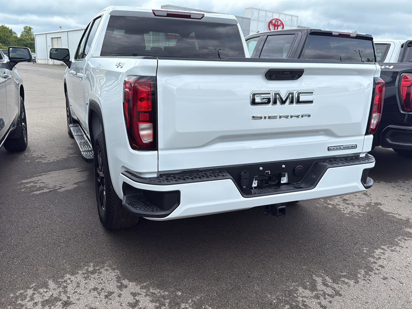 New 2026 GMC Sierra 1500 Elevation w/ LPO, Elevation Black Package image 6