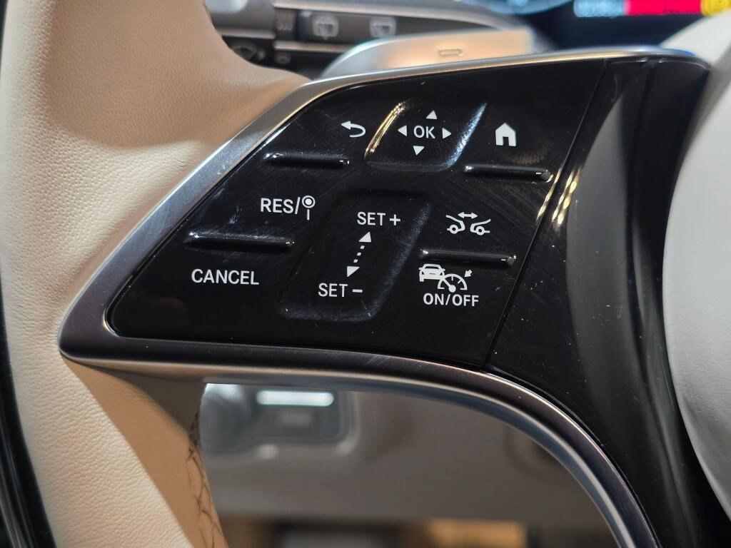 Used 2025 Mercedes-Benz Maybach GLS 600 4MATIC image 37