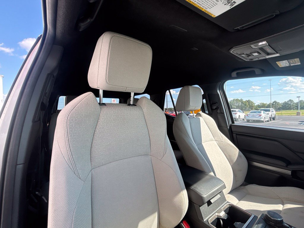 Used 2025 Toyota 4Runner SR5 AWD/4WD image 18