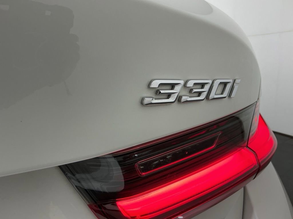Certified 2025 BMW 330i xDrive Sedan w/ M Sport Package AWD/4WD image 32